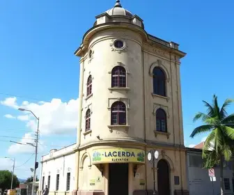 Elevador Makota Valdina